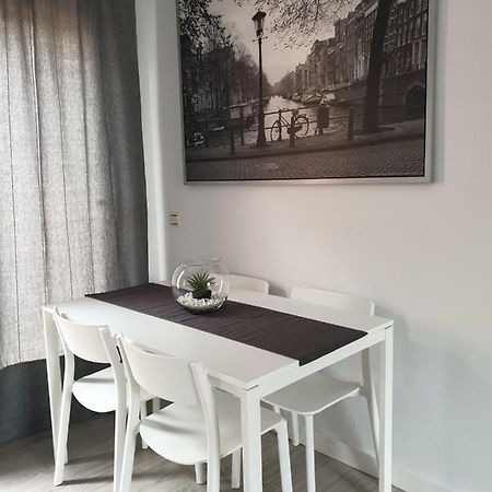 Piso Pedregalejo Apartment Malaga Bagian luar foto